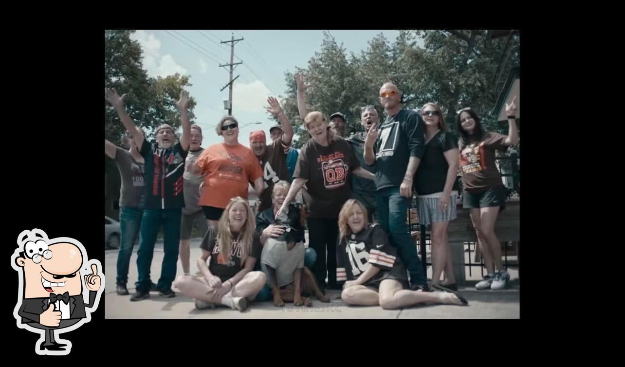 Group shot of The Ugly Broad crew outside.